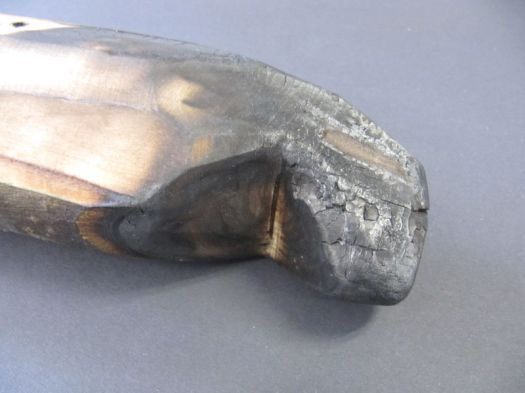 800px-Close_up_burnt_piece